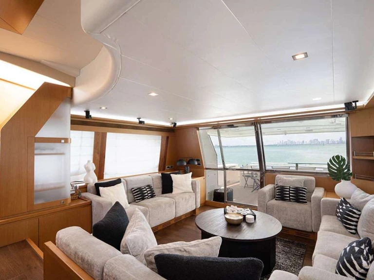 Vermietung Yacht Ferretti mit Führerschein