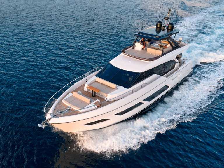 Ein Ferretti WE2 mieten in Šibenik