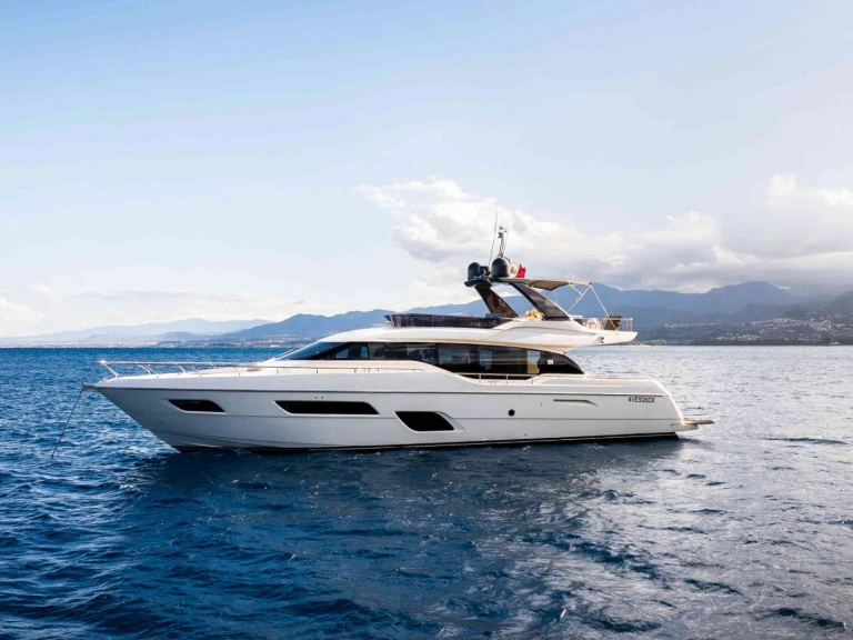 Vermietung Yacht Ferretti mit Führerschein