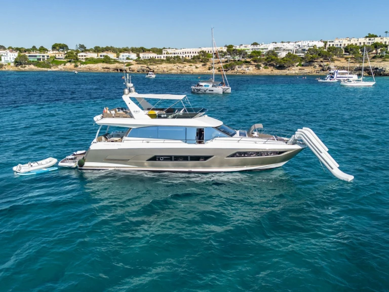 Vermietung Yacht Prestige Yachts mit Führerschein