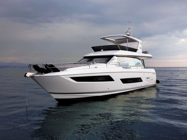 YachtCharter in Provence-Alpes-Côte d'Azur - Prestige Yachts Romy One auf SamBoat