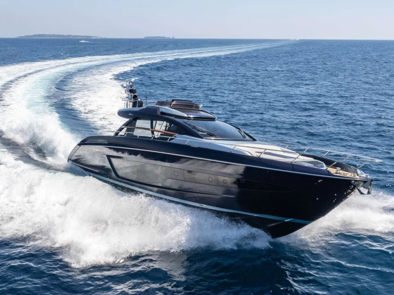 Ein Riva BLUE SHARK mieten in Castelsardo