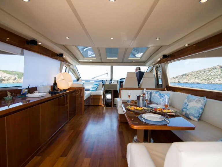 Yacht mieten in Athen zum besten Preis