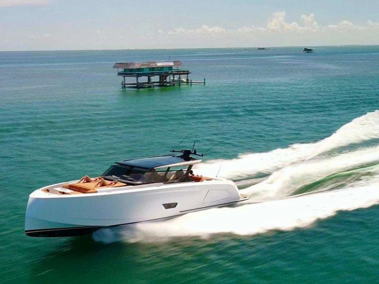 Yacht mit oder ohne Skipper Vanquish mieten in Miami