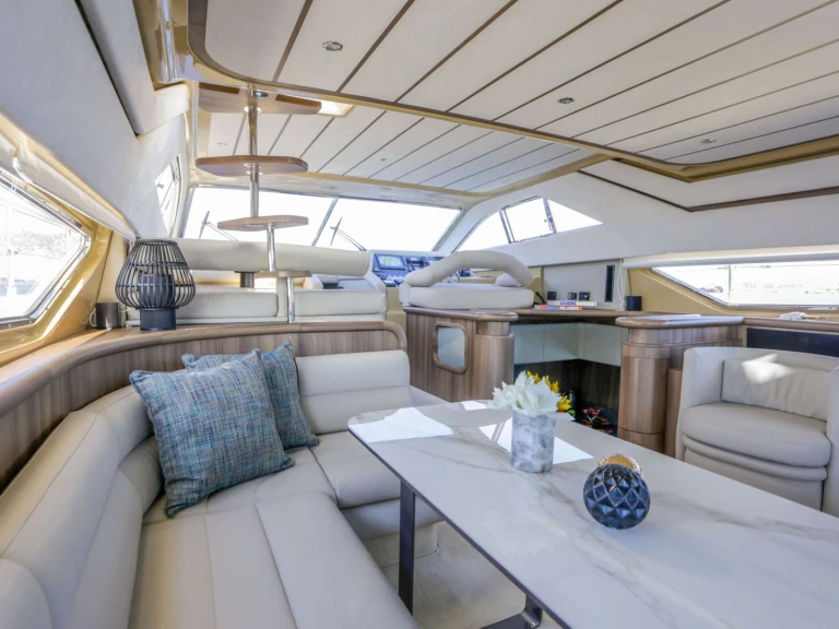 Ein Ferretti SUMMER CAMP mieten in Athen