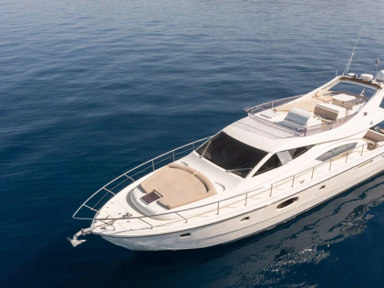 Vermietung Yacht Ferretti mit Führerschein