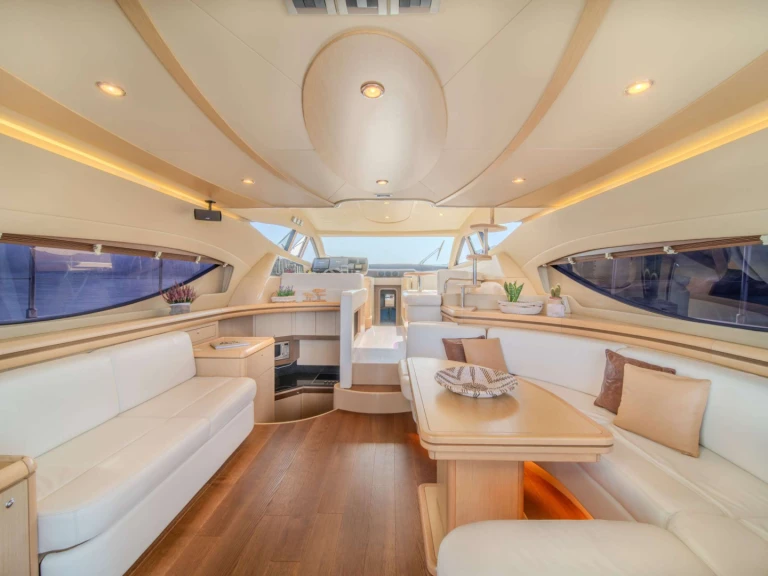 Ferretti CARTE BLANCHE mieten Athen