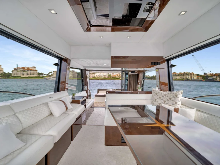 Ein Galeon Infinity mieten in Miami