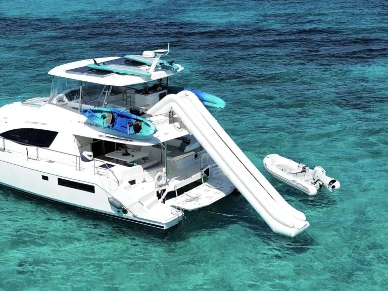 Vermietung Yacht Robertson and Caine mit Führerschein
