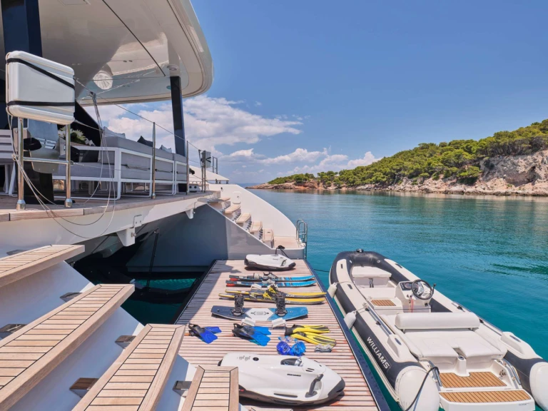 Sunreef ABOVE & BEYOND mieten Athen