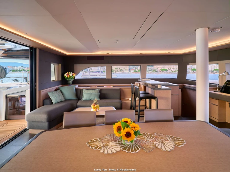 Yacht mieten in Neapel - Lagoon Lagoon Sixty5 2025