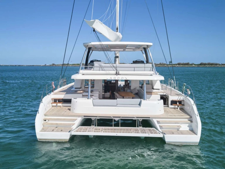 Yacht mieten in Athen zum besten Preis