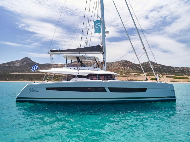 Yacht mieten in Néa Péramos zum besten Preis