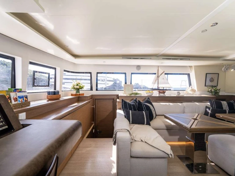Vermietung Yacht Lagoon mit Führerschein