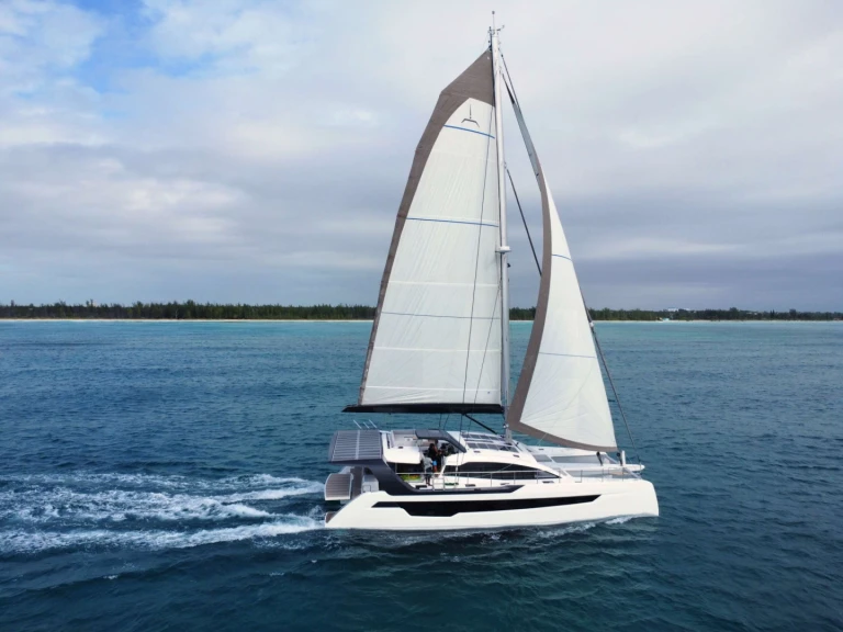 Xquisite Yachts Flying Whale mieten Bahamas