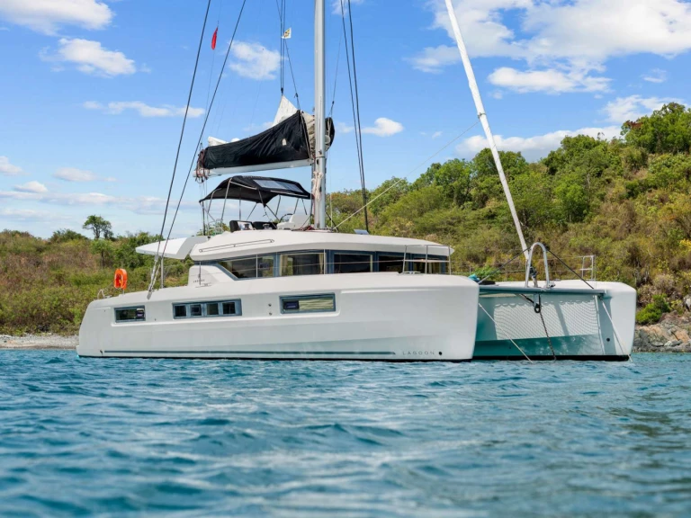 Vermietung Yacht Lagoon mit Führerschein