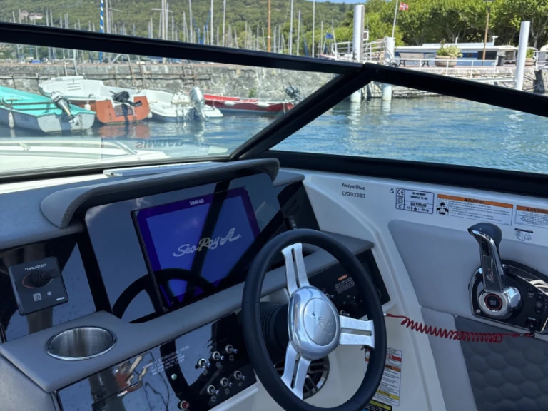 Vermietung Motorboot Sea Ray mit Führerschein