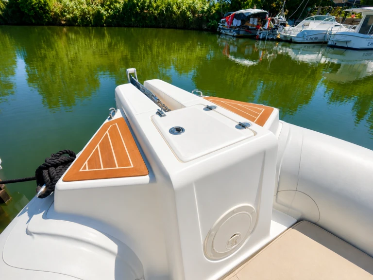 YachtCharter in Mandelieu-la-Napoule - Capelli Tempest 770 auf SamBoat