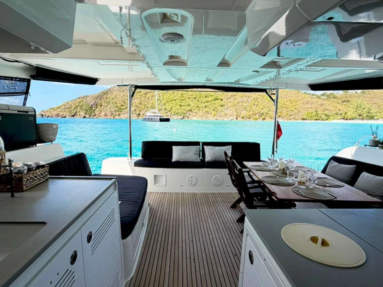 Vermietung Yacht Lagoon mit Führerschein