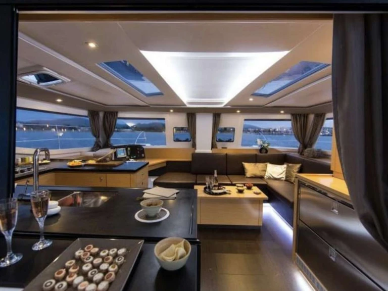 Vermietung Yacht Fountaine Pajot mit Führerschein