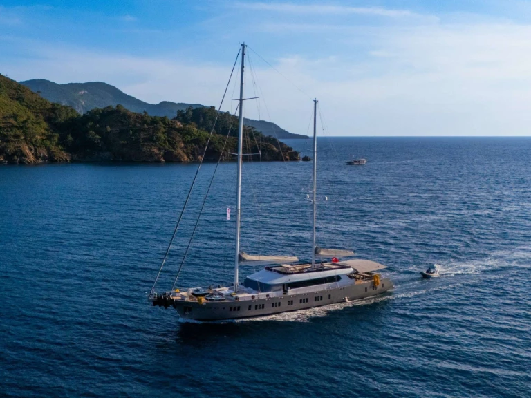 Vermietung Yacht Custom mit Führerschein