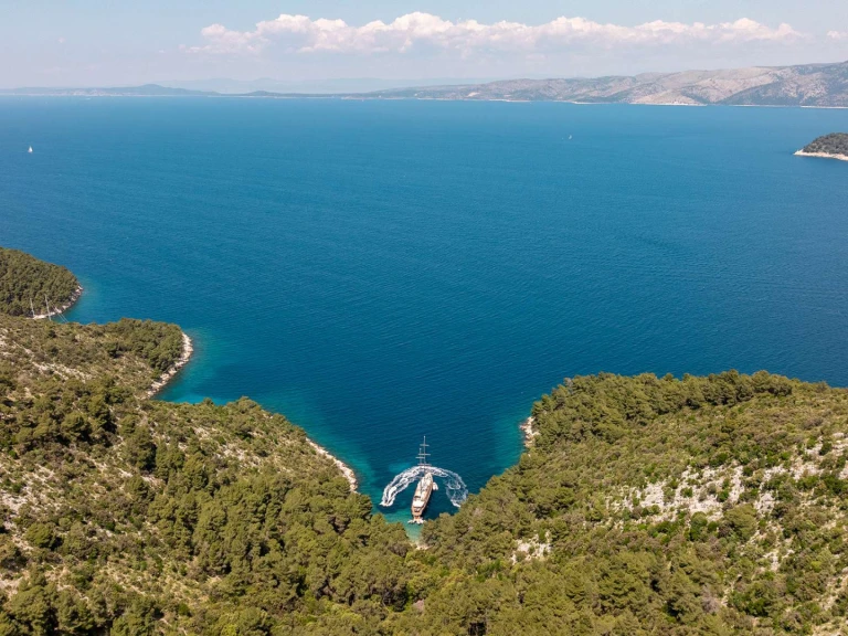 Ein Custom Dalmatino mieten in Kroatien