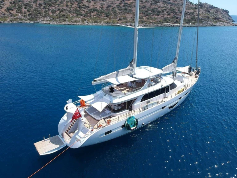 Vermietung Yacht Custom mit Führerschein