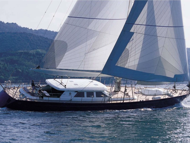 Ein Perini Navi HERITAGE M mieten in Neapel