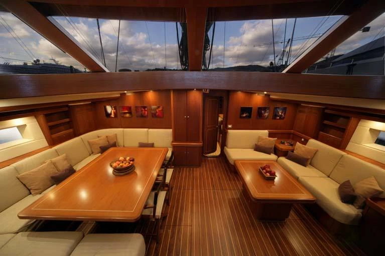 Vermietung Yacht Southern Wind mit Führerschein