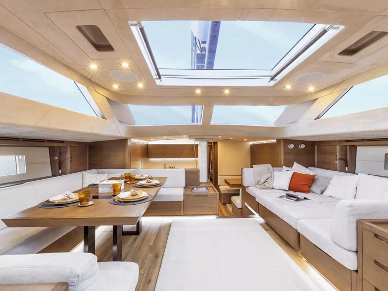 Ein Advanced Yachts Jikan mieten in Portisco