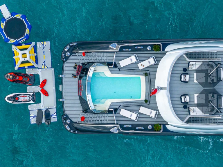 Ein ISA, RODRIGUEZ GROUP ITALY OKTO mieten in Monaco