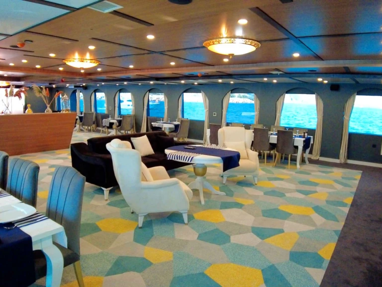 Vermietung Yacht Custom mit Führerschein