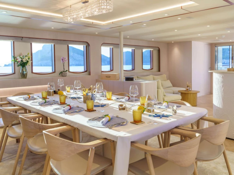 Vermietung Yacht Custom mit Führerschein