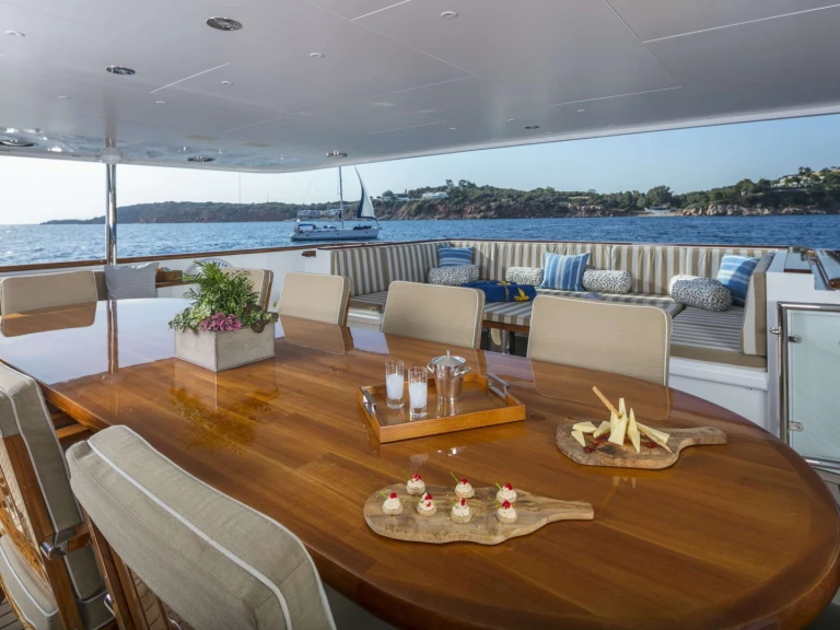Vermietung Yacht Feadship mit Führerschein