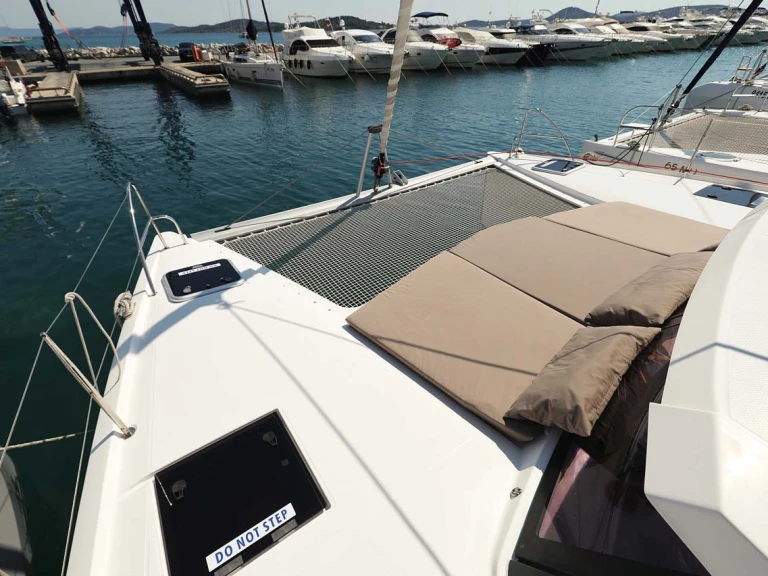 Katamaran mit oder ohne Skipper Fountaine Pajot mieten in Pula