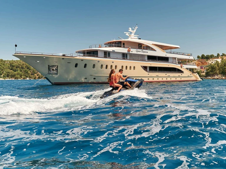 Ein Custom Queen Eleganza mieten in Kroatien