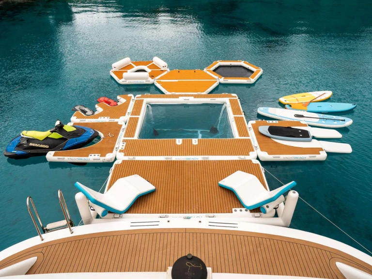 Ein Custom Cristal mieten in Split