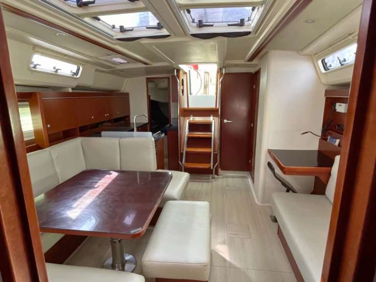 Ein Hanse Hanse 455 mieten in Álimos