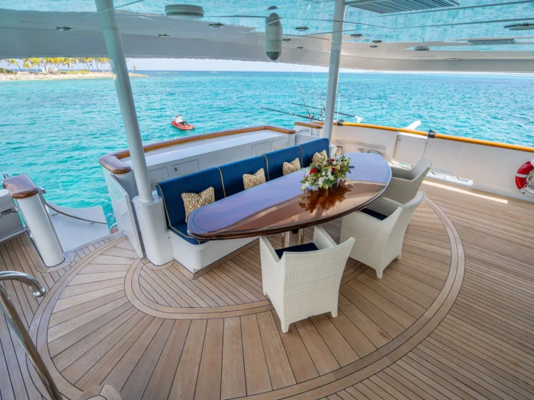 Bootsverleih Trinity RELENTLESS Bahamas Samboat