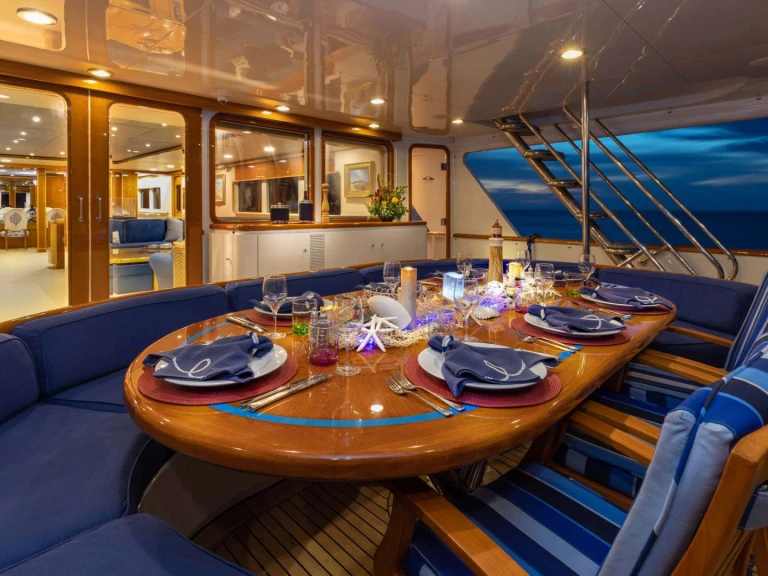 YachtCharter in Newport - NQEA Yachts Jack Hargrave design RENA auf SamBoat