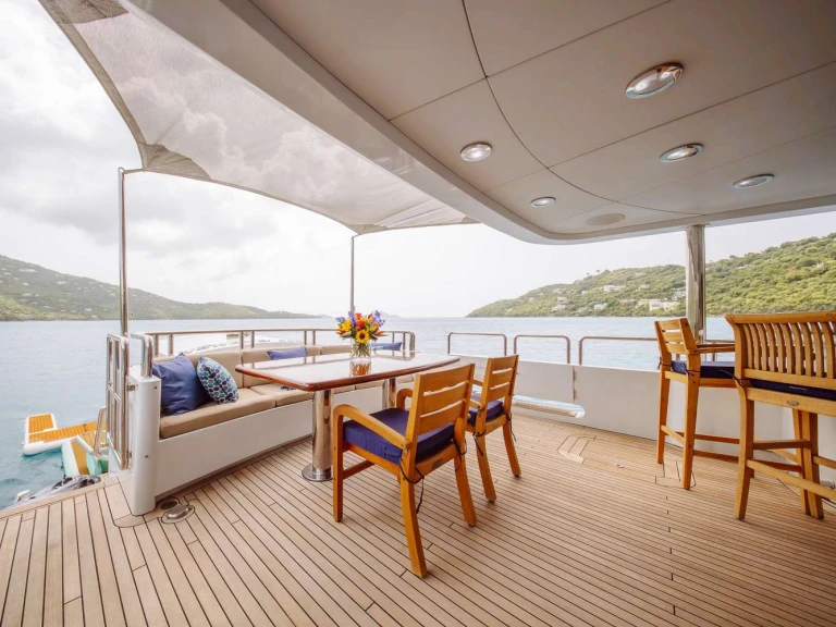 Ein  Custom Built Aluminum Cutter JUST ENOUGH mieten in Saint Thomas Island