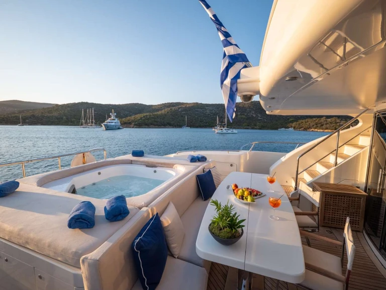 Boot mieten Athen günstig LIBERDADE