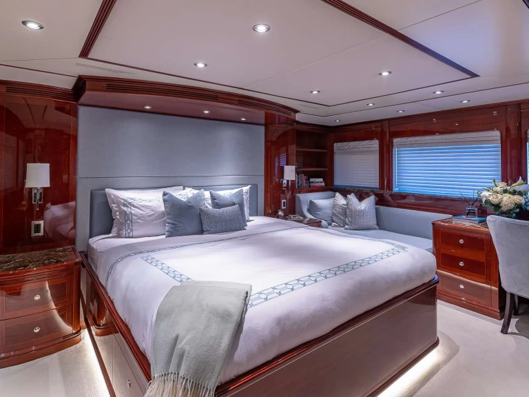 Splendor KASHMIR mieten Nassau