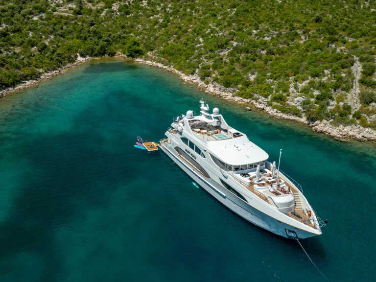 Ein IAG SILENT WORLD mieten in Trogir