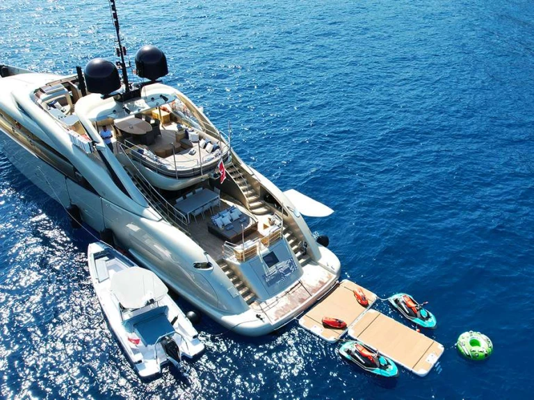 Bootsverleih ISA, RODRIGUEZ GROUP ITALY YCM 120 Balearen Samboat