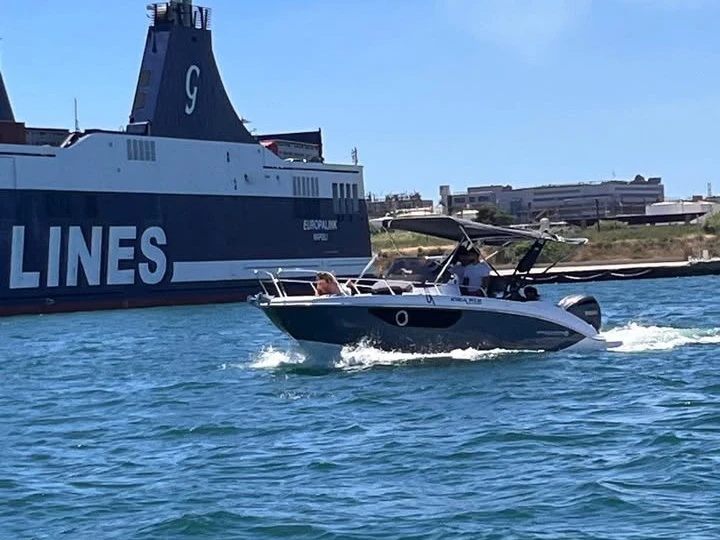 Ein Idea Marine Idea 70.2 mieten in Brindisi Port