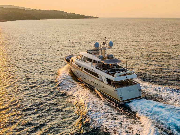 Vermietung Yacht Ferretti mit Führerschein