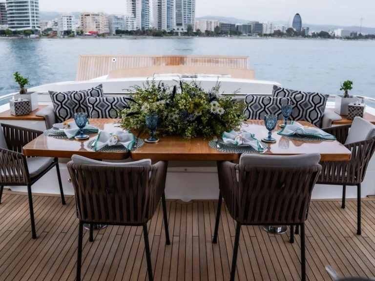 YachtCharter in Palaio Faliro - Princess, UK ANKA auf SamBoat