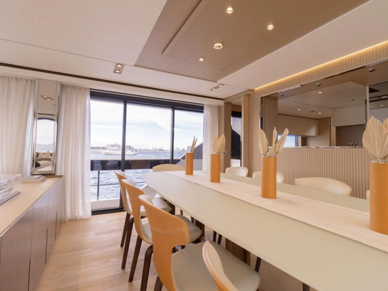 Ein Ferretti KARMA mieten in Nassau