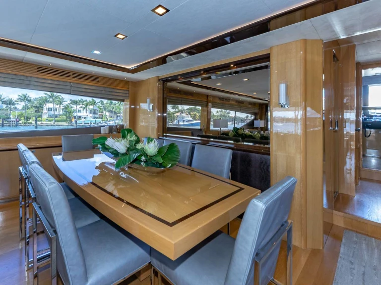 Yacht mieten in Port Jefferson - Princess, UK NO CURFEW